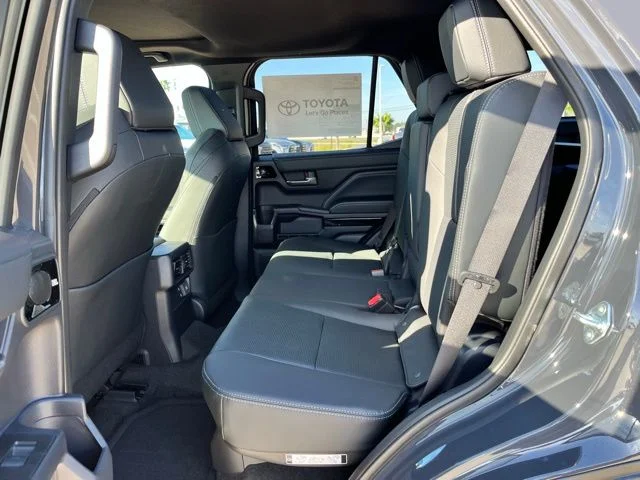 2025 Toyota 4Runner Limited - Photo 18
