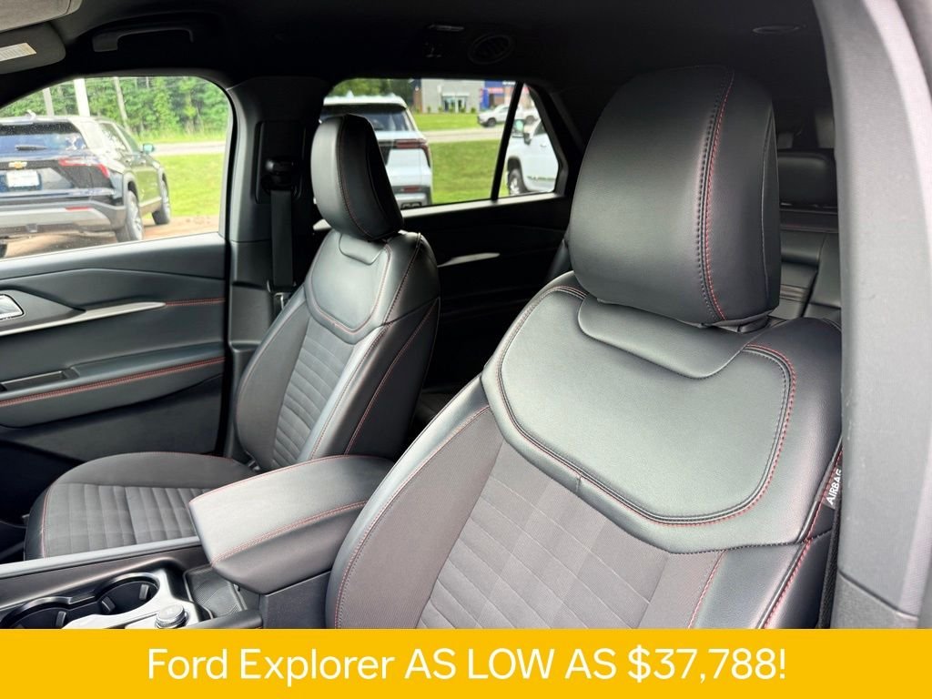 Used 2025 Gray Ford ST-Line image 16