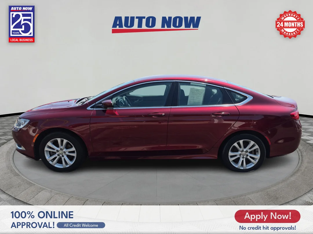 Used 2015 Velvet Red Pearlcoat Chrysler Limited image 3