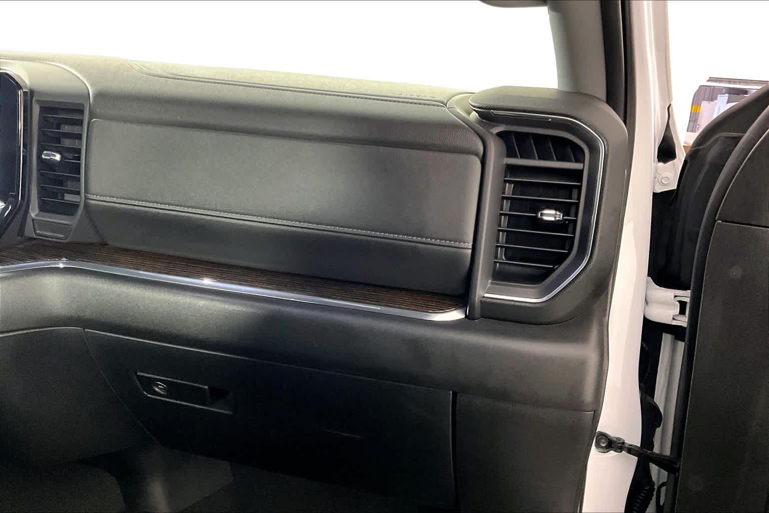 Used 2023 Summit White GMC Elevation image 19