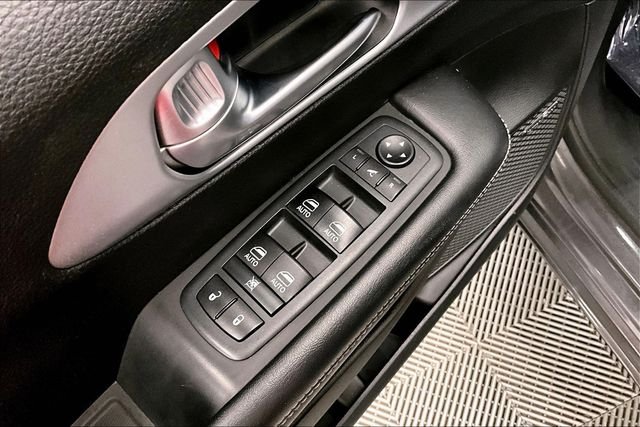 Used 2018 Granite Crystal Metallic Clearcoat Chrysler Limited image 32