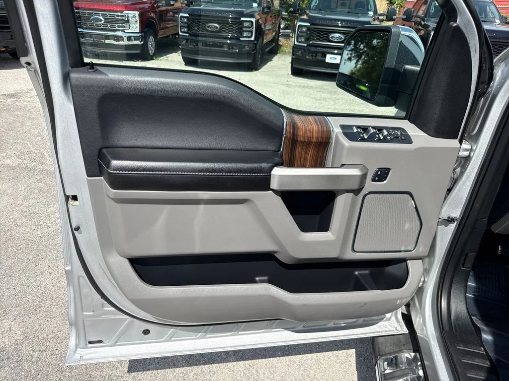 Used 2015 Silver Ford Lariat image 12