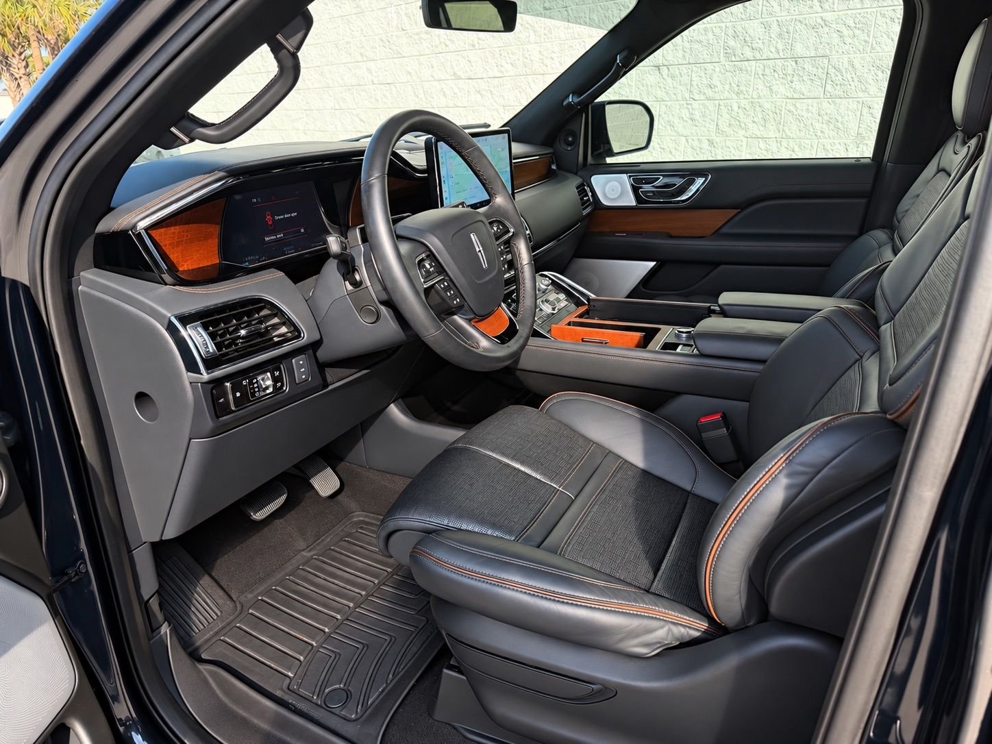 Used 2023 Dark Gray Metallic Lincoln Black Label image 2