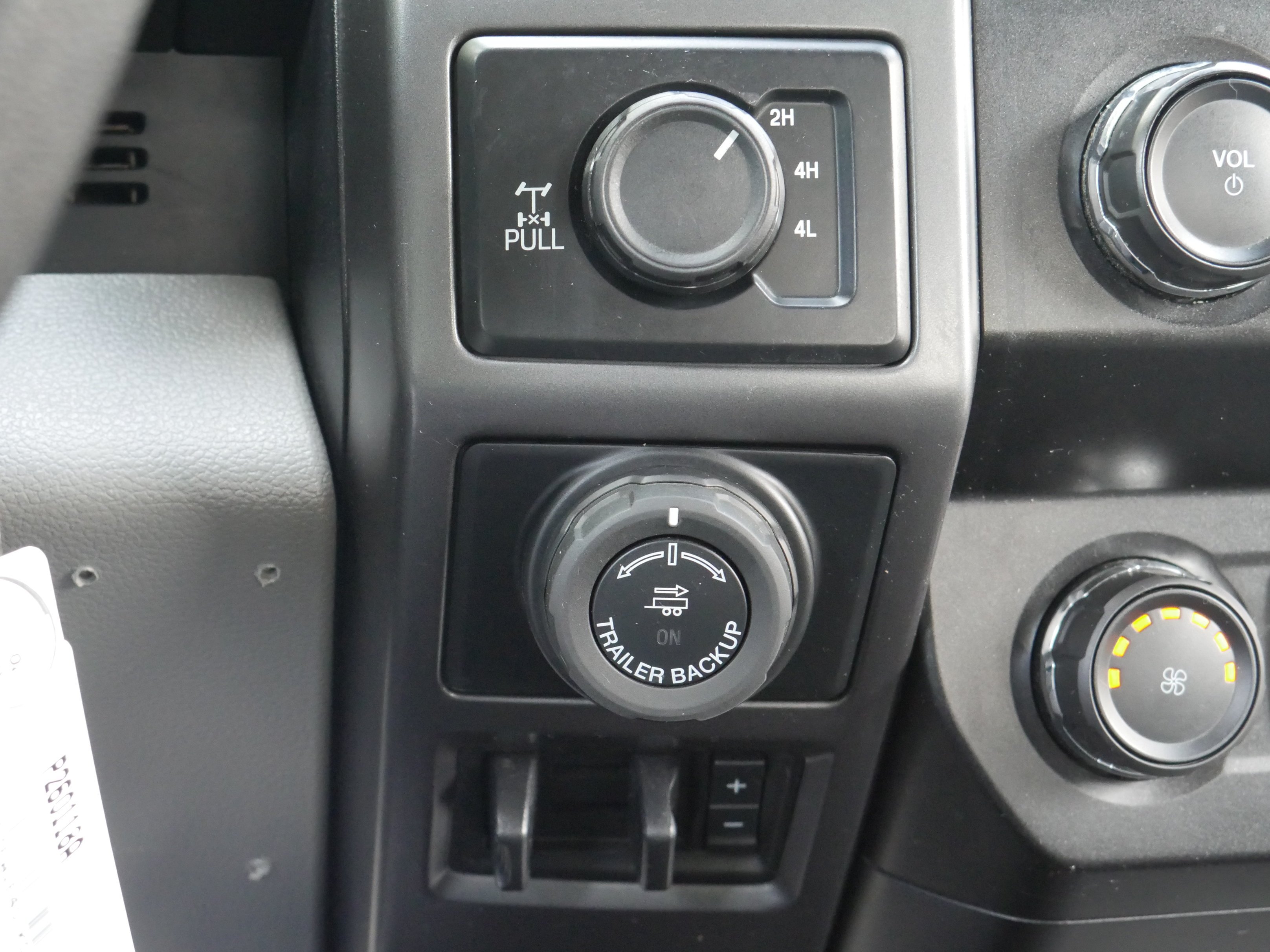 Used 2020 Oxford White Ford XLT image 9