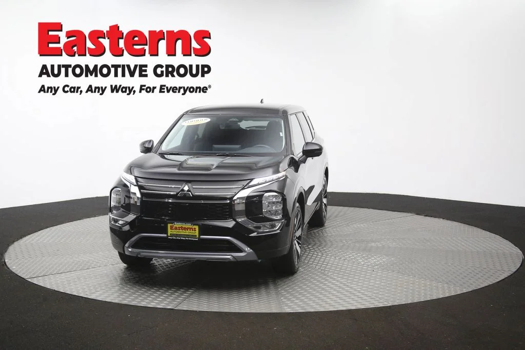 Used 2025 Black Mitsubishi SE image 54