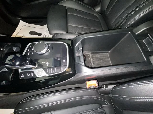 Used 2024 White BMW sDrive30i image 21