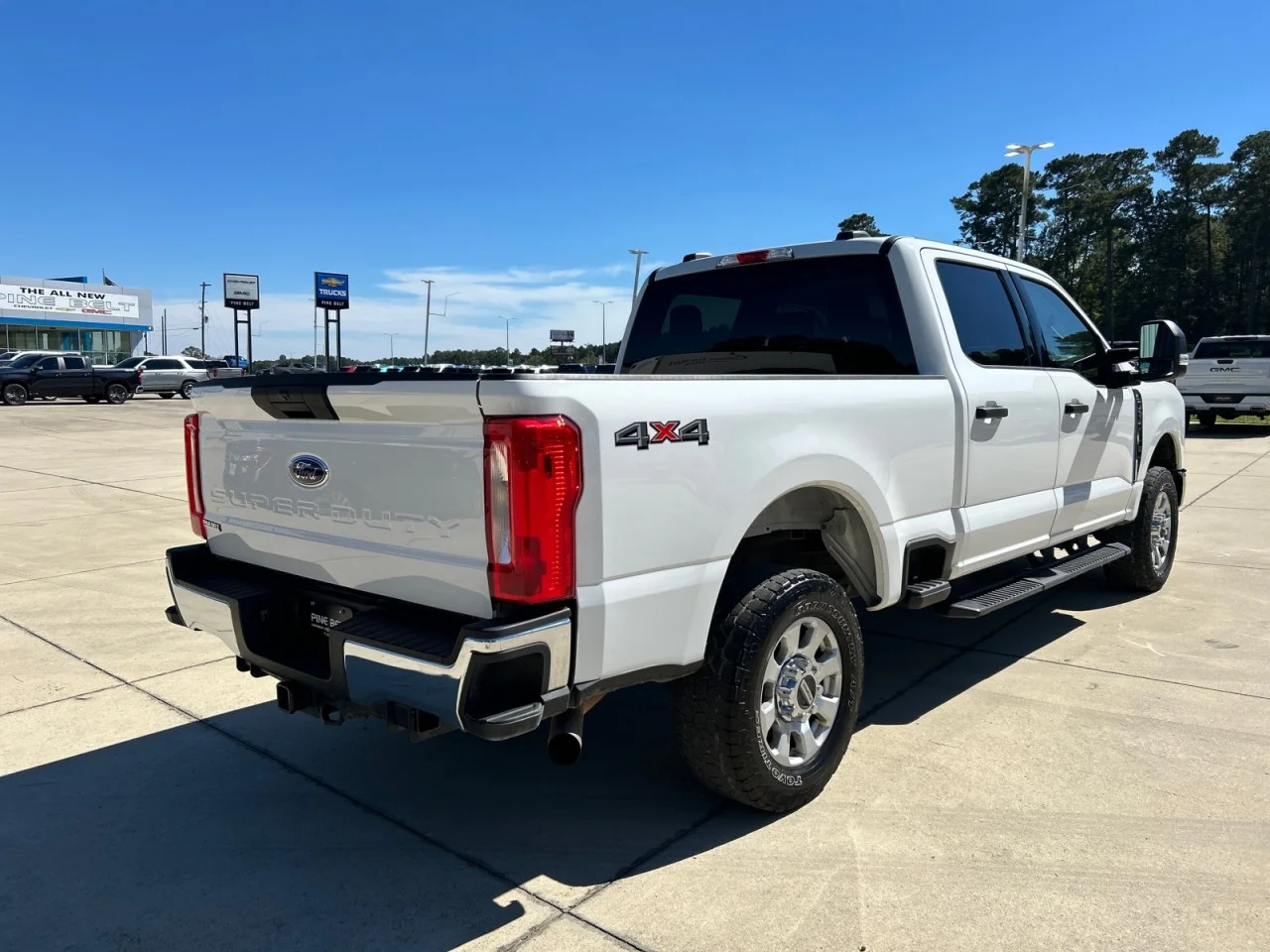 Used 2023 White Ford XL image 3