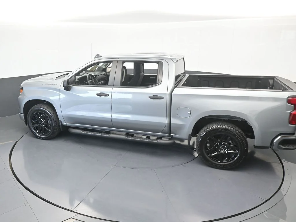 Used 2025 Sterling Gray Metallic Chevrolet Custom image 41