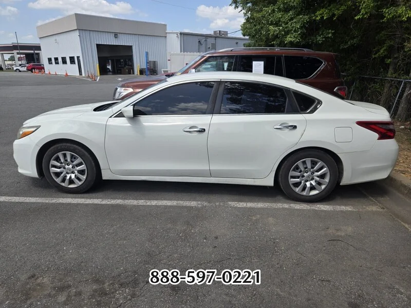 Used 2016 WHITE NISSAN 2.5 S image 3