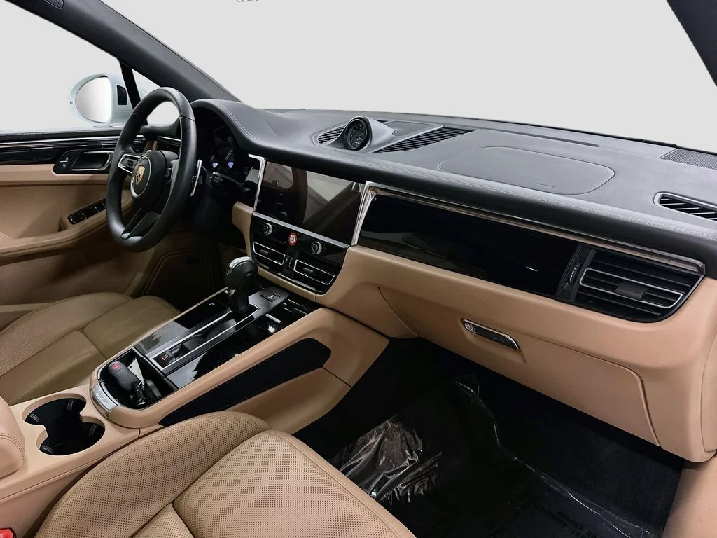 Used 2026  Porsche  image 30