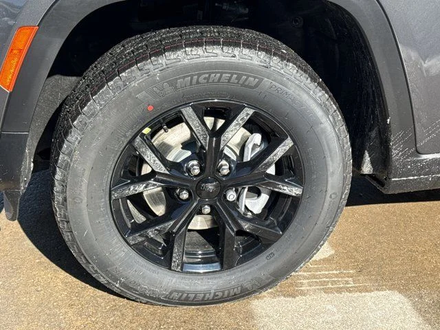 2026 Jeep Grand Cherokee Laredo - Photo 14