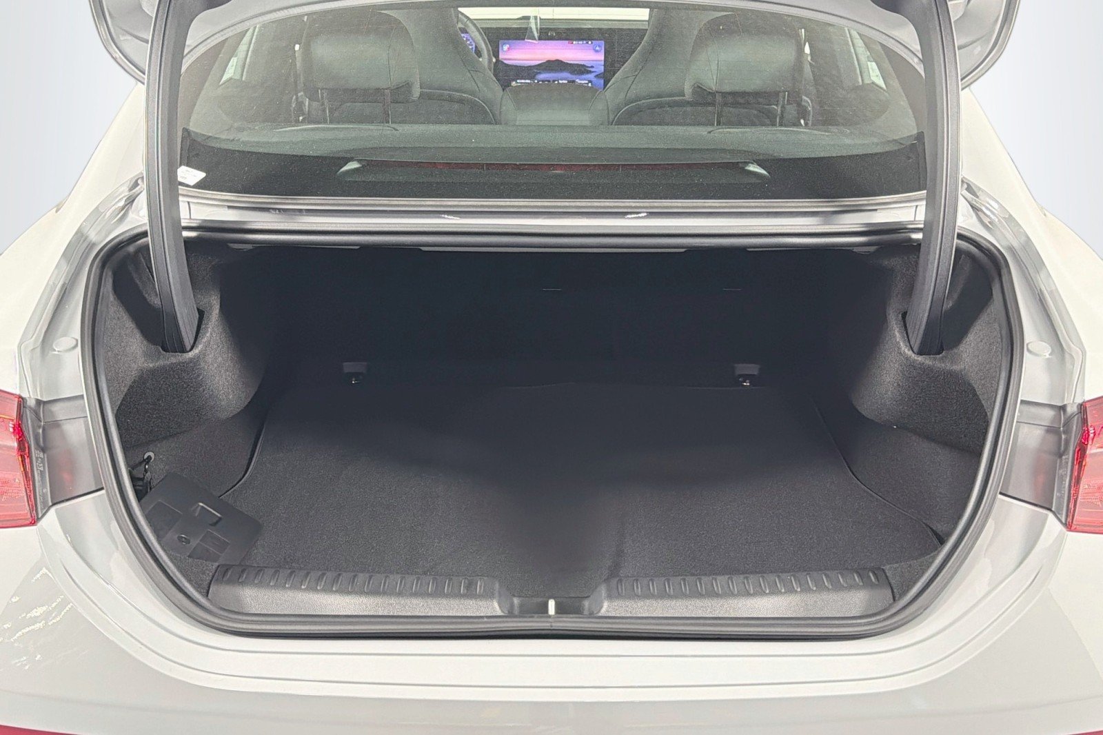 New 2027 MANUFAKTUR Alpine Grey Mercedes-Benz CLA 350 Electric image 21