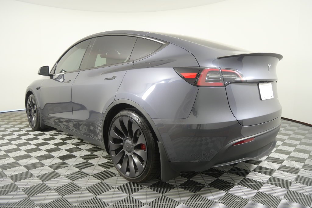 Used 2023  Tesla Performance image 7