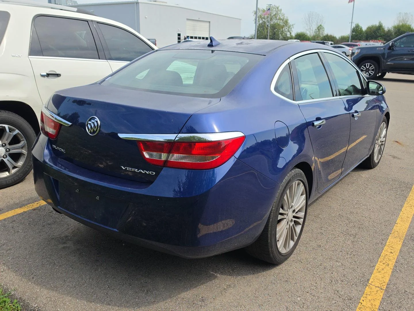 Used 2013 Luxo Blue Metallic Buick SEDAN image 3
