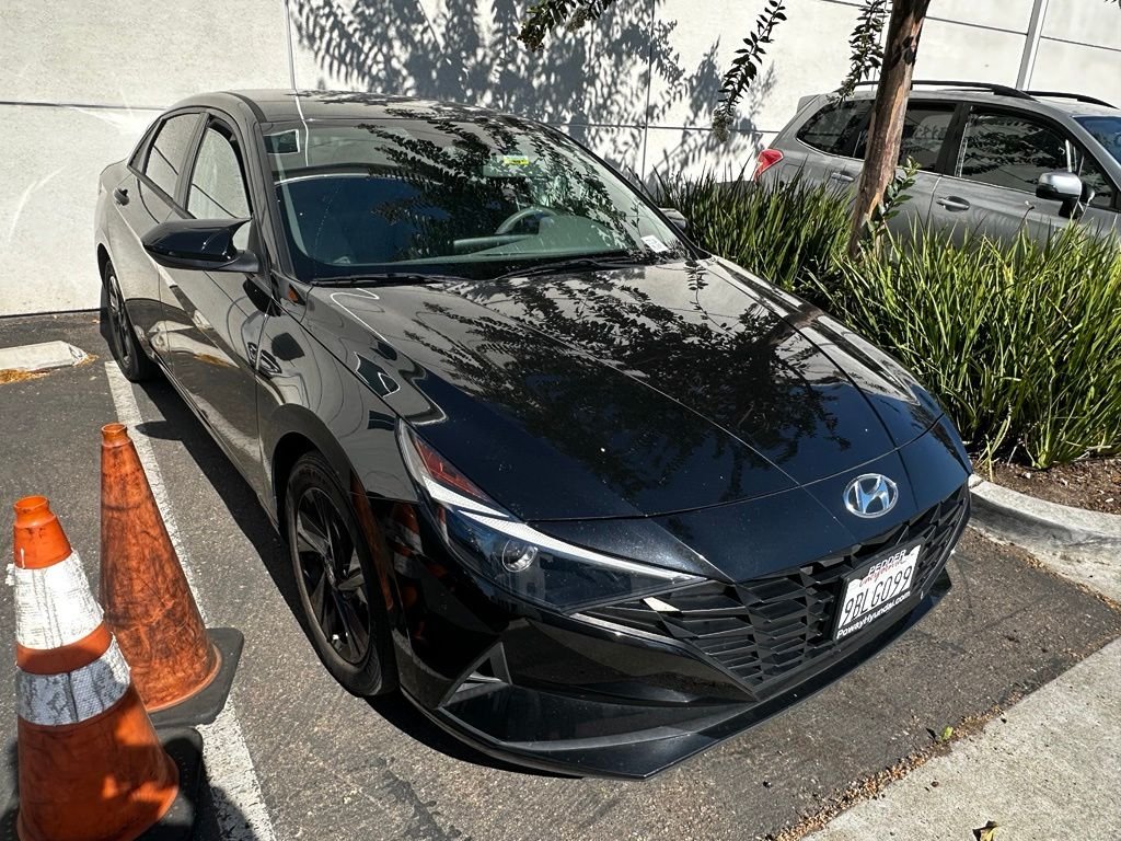Used 2022 Phantom Black Hyundai SEL image 8
