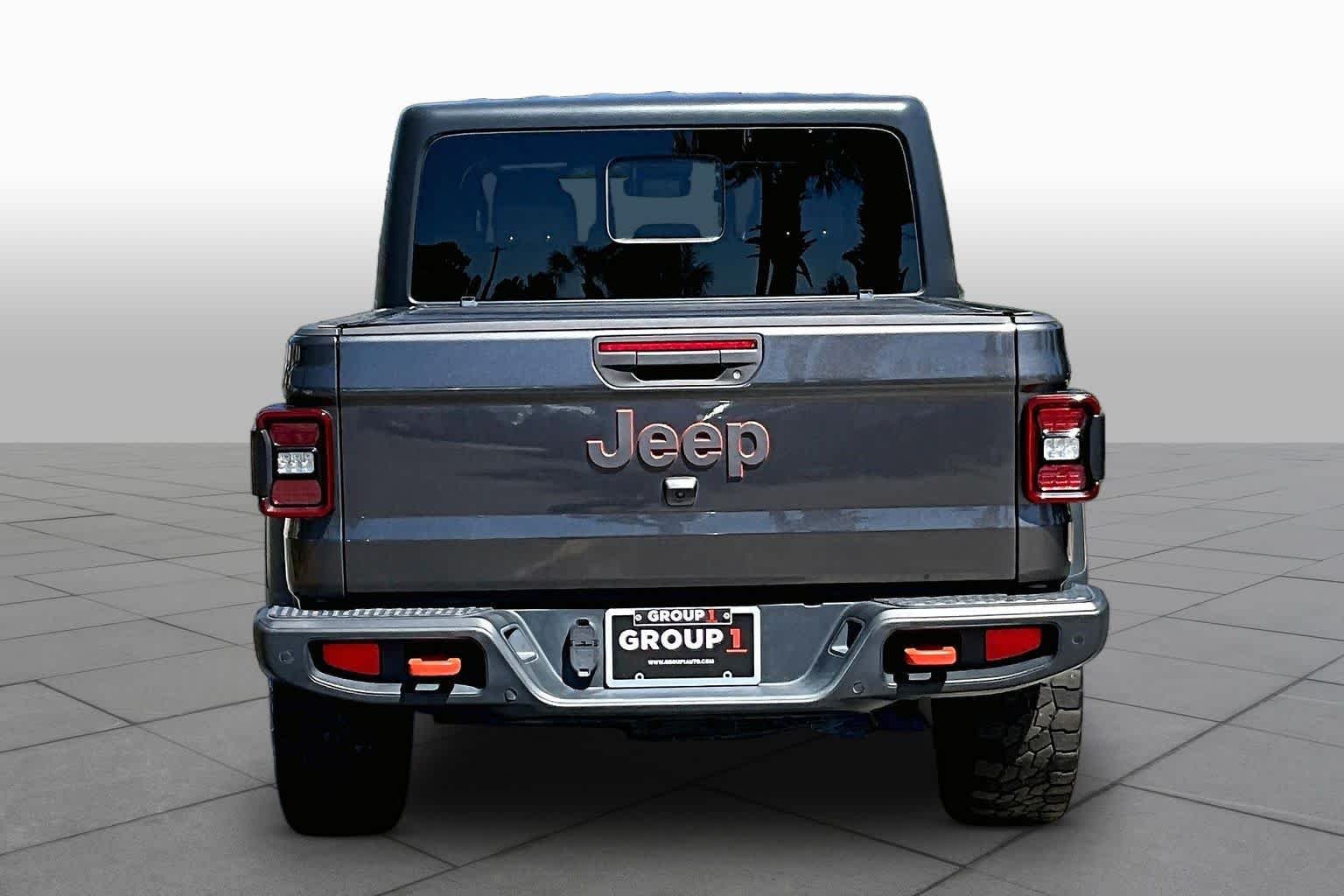 Used 2021 Granite Crystal Metallic Clearcoat Jeep Mojave image 5