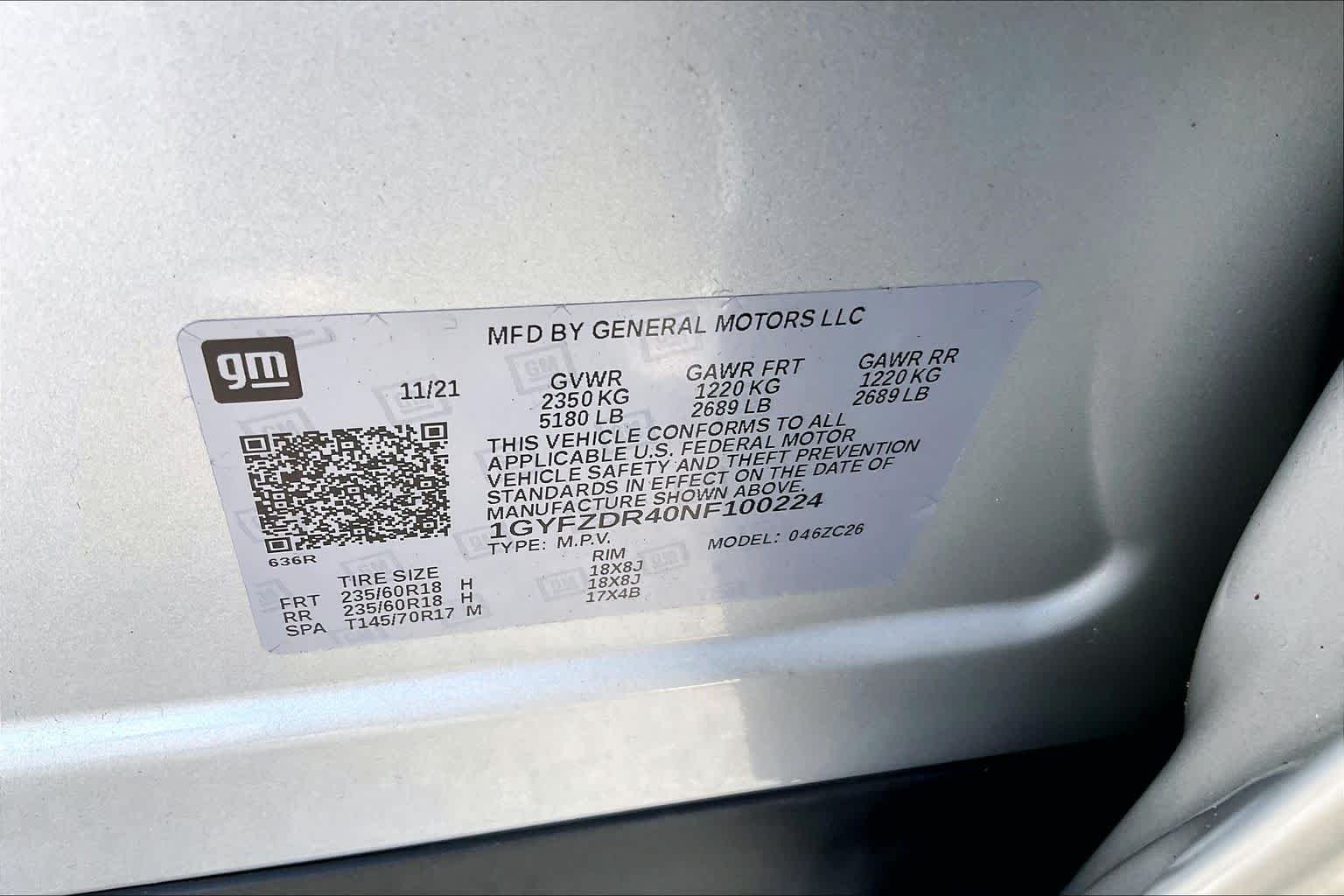 Used 2022 Radiant Silver Metallic Cadillac AWD Premium Luxury image 33