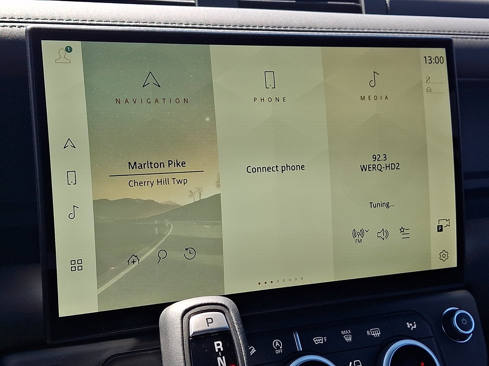 New 2026 Fuji White Land Rover X-Dynamic SE image 11