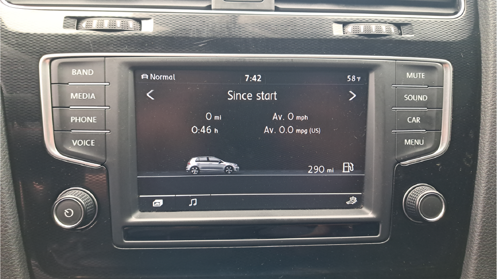 Used 2017  Volkswagen Sport image 28