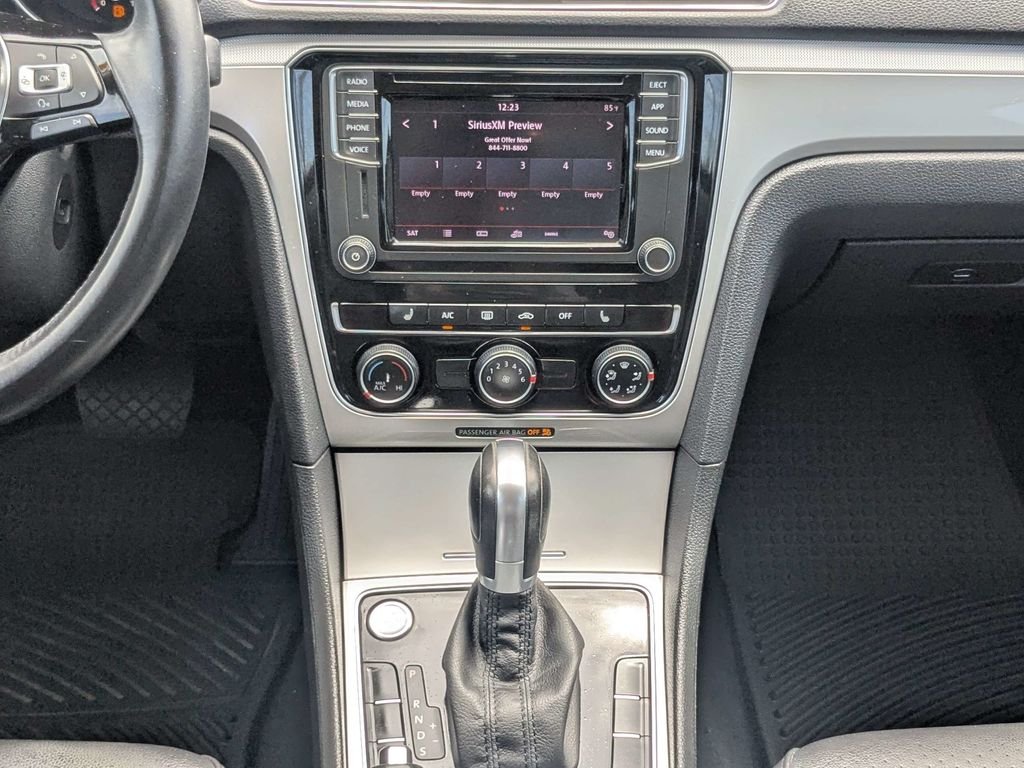 Used 2019 Silver Volkswagen 2.0T Wolfsburg image 17