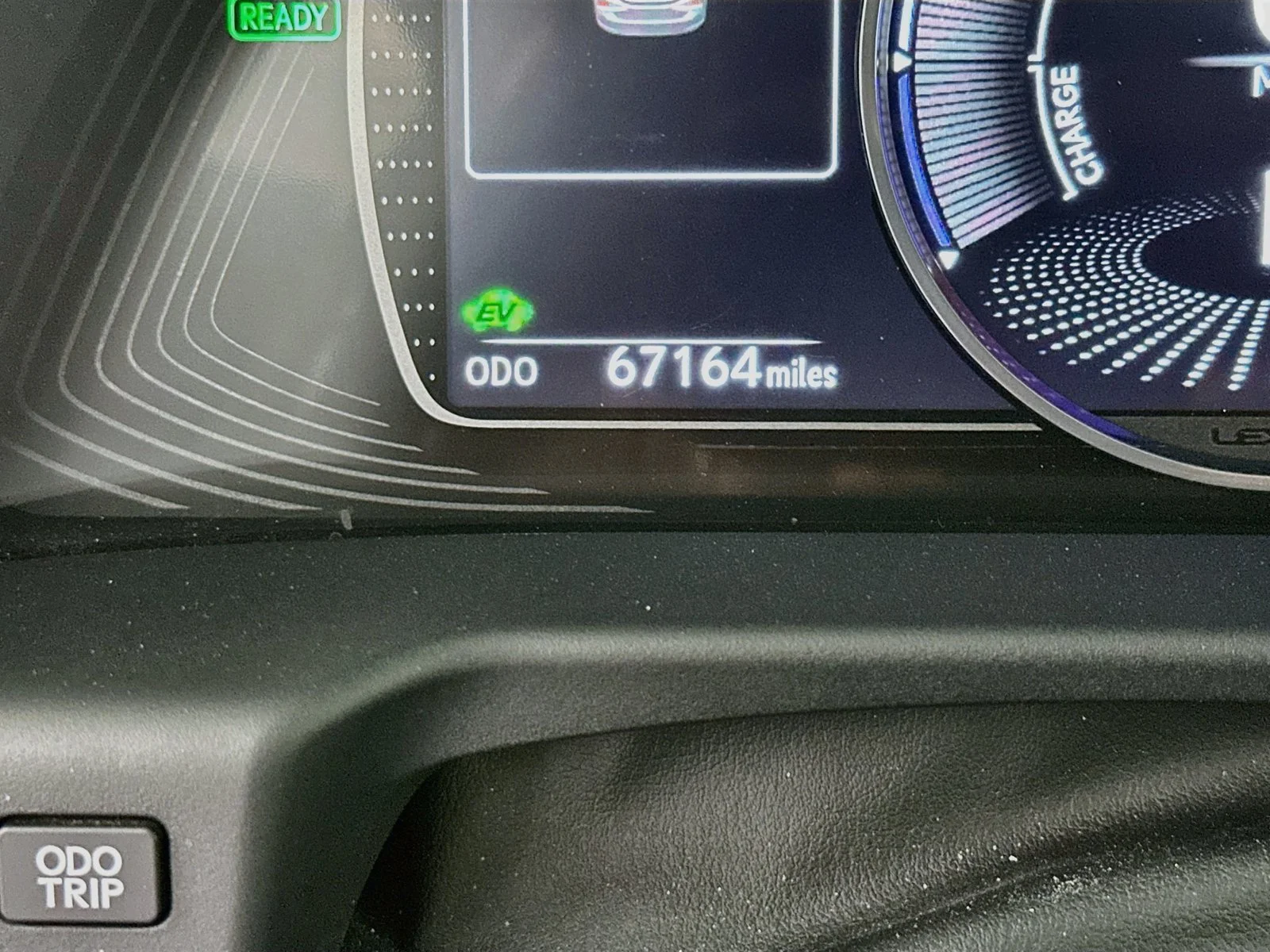 Used 2020 Green Lexus 300h image 12