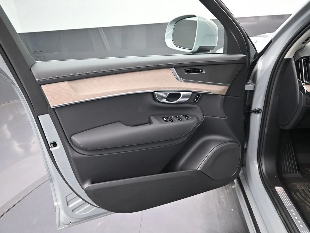 New 2026 Vapour Grey Volvo Core image 11