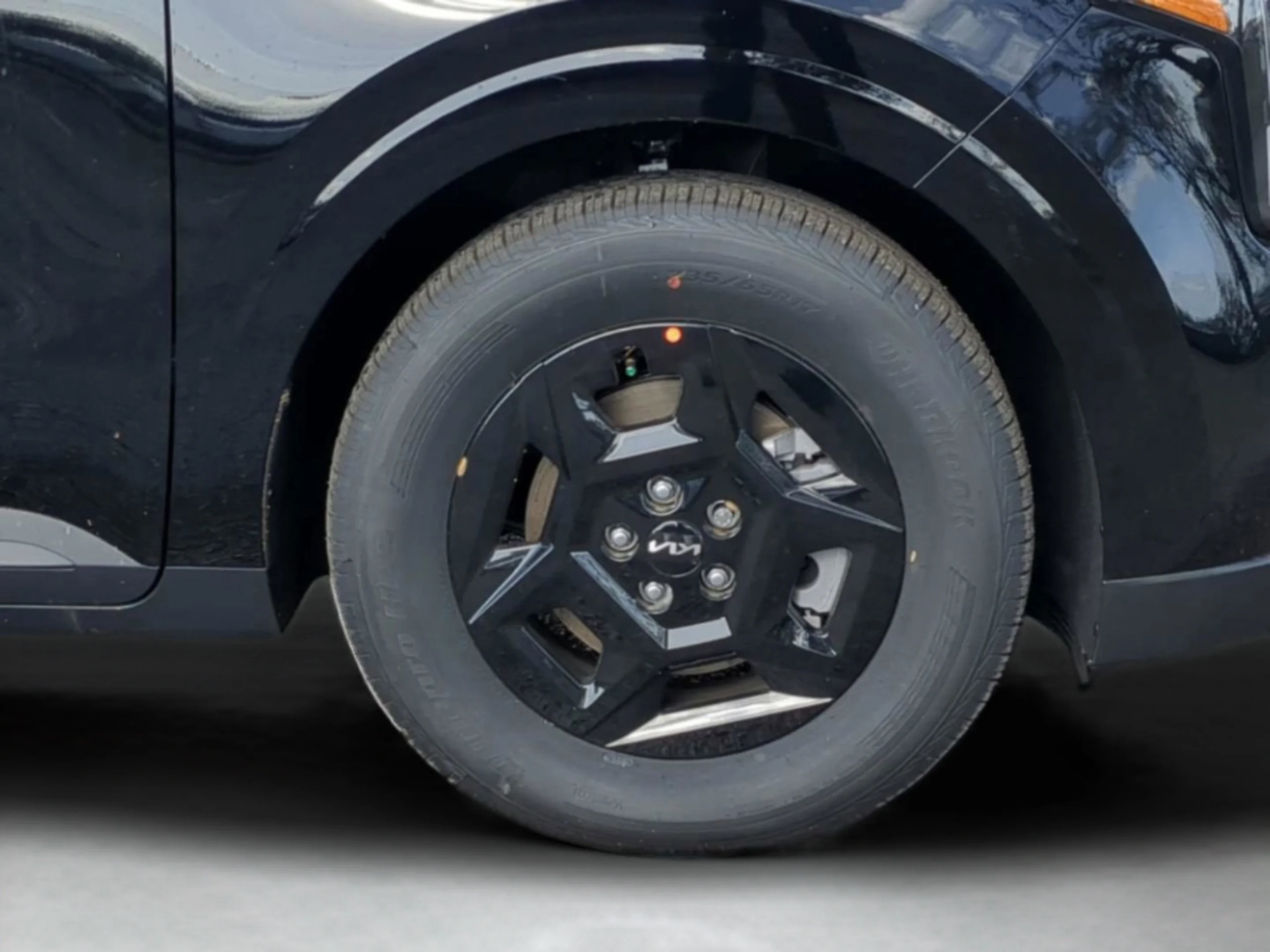 New 2026 Aurora Black Pearl Kia LXS image 32