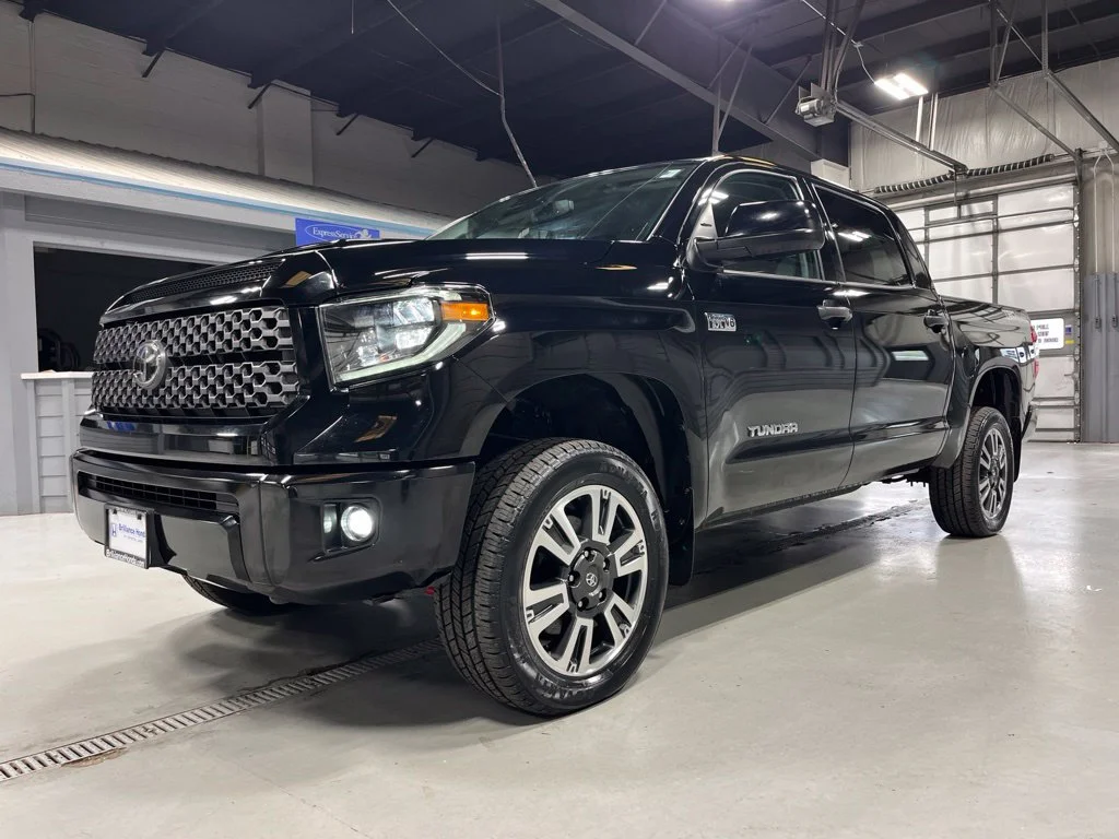 Used 2019 Midnight Black Metallic Toyota SR5 image 3