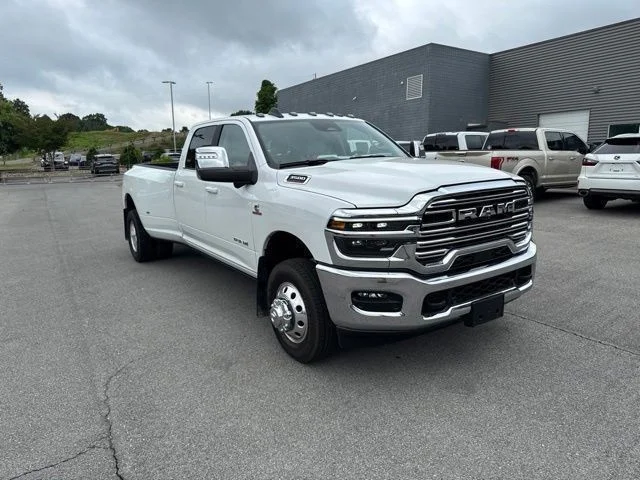 Used 2025 White Ram Laramie image 3
