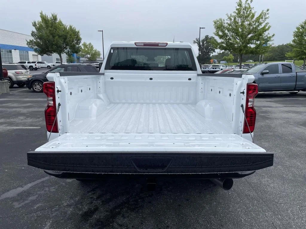 New 2026 Summit White Chevrolet WT image 13