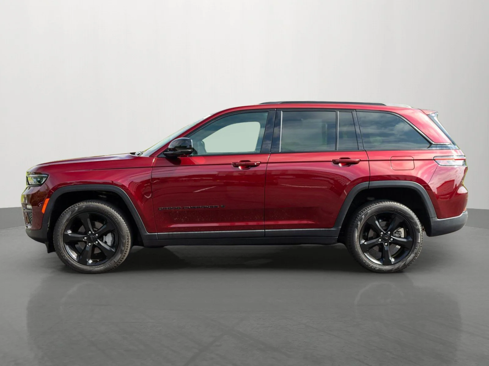 Used 2024 Velvet Red Pearlcoat Jeep Limited image 4