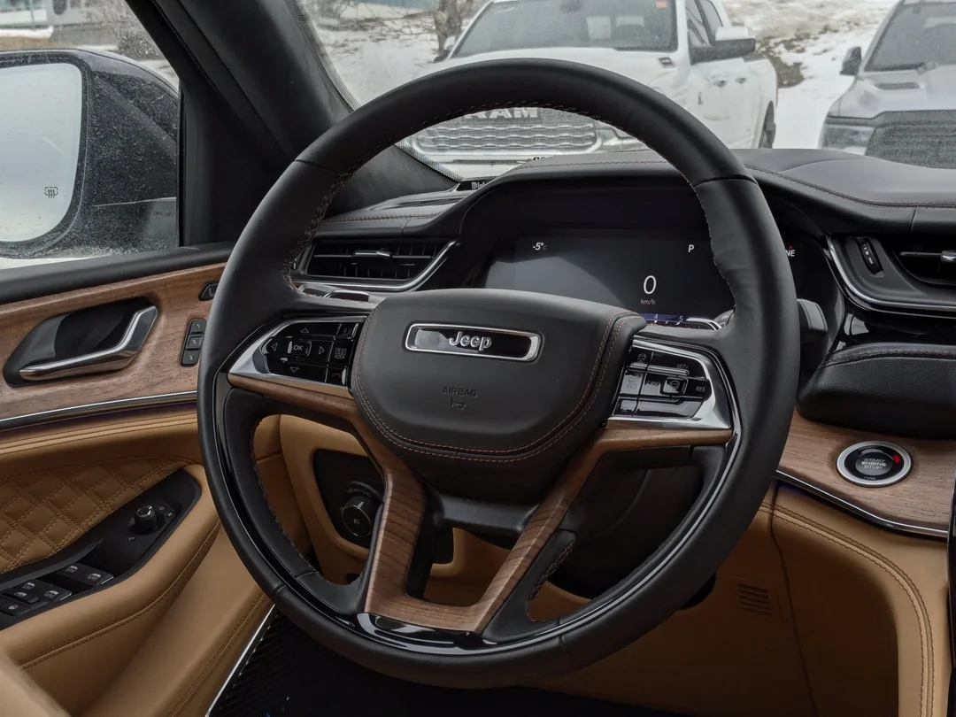 New 2025 Black Jeep Summit Reserve - - 4x4 - Panoramic Sunroof - Palermo Leather - McIntosh Audio & More! image 16
