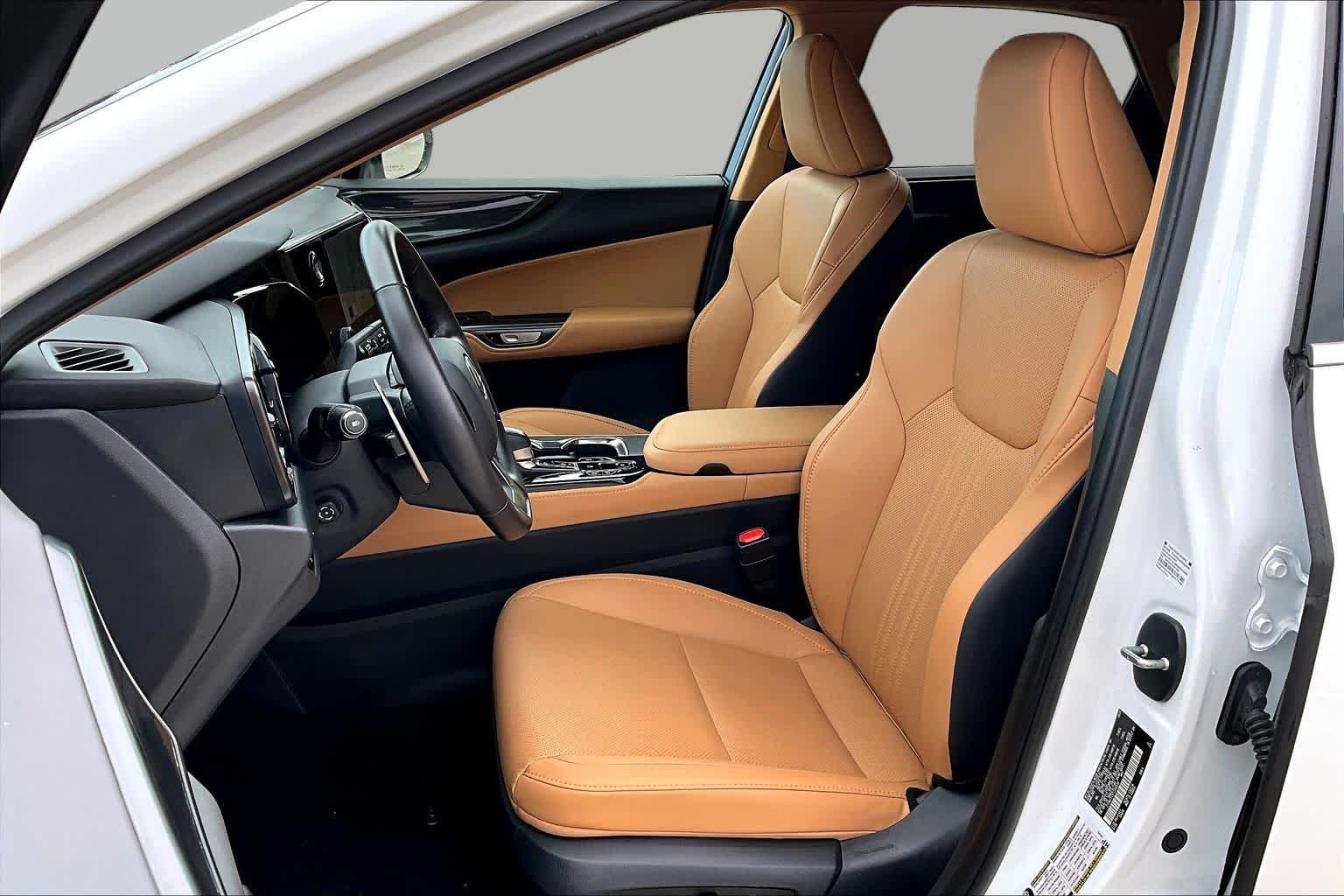 Used 2026 Ultra White Lexus Premium image 8