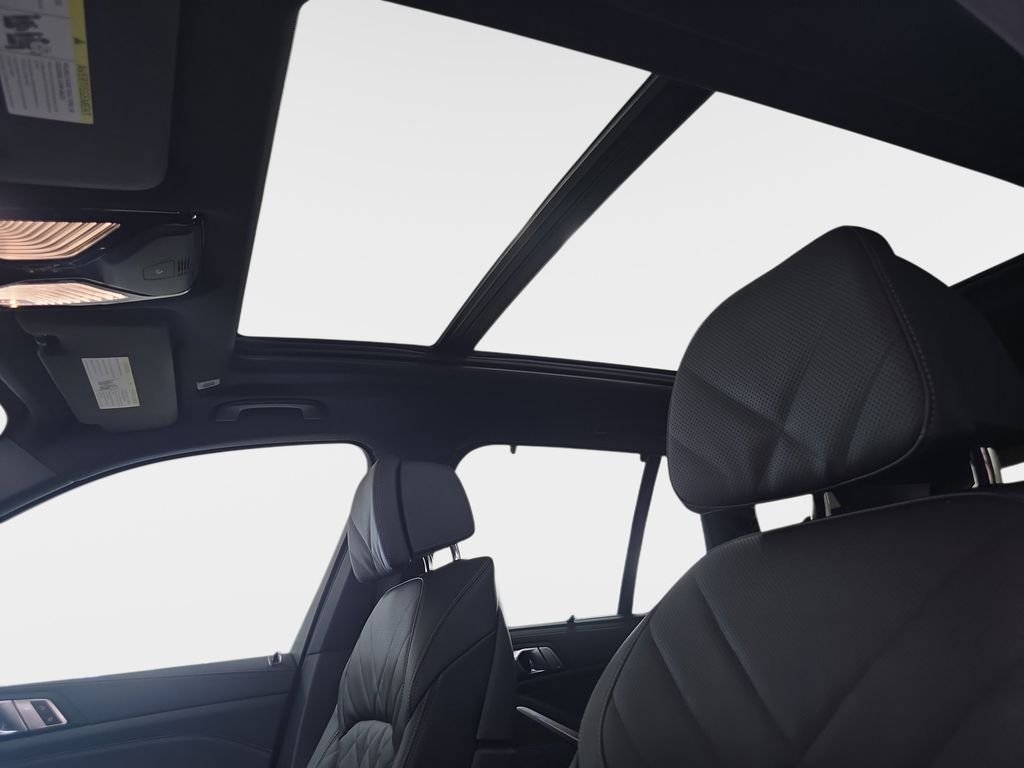New 2026 Black Sapphire Metallic BMW xDrive40i image 20