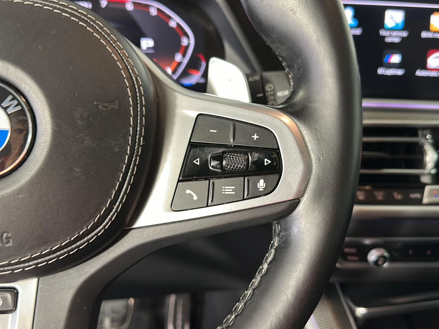 Used 2022 Black Sapphire Metallic BMW M50i image 14