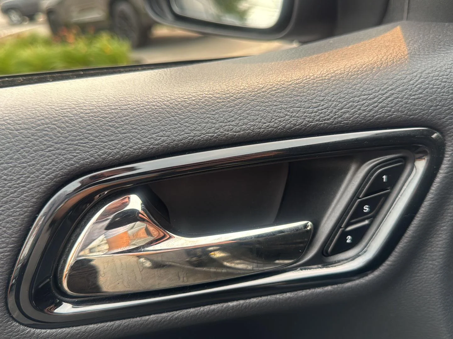 Used 2025 Vapour Grey Dodge R/T image 8
