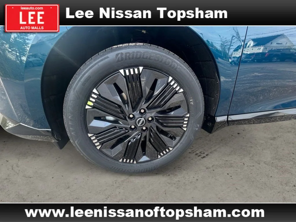 New 2026 Aurora Blue Pearl Metallic/Super Black Nissan Platinum image 14