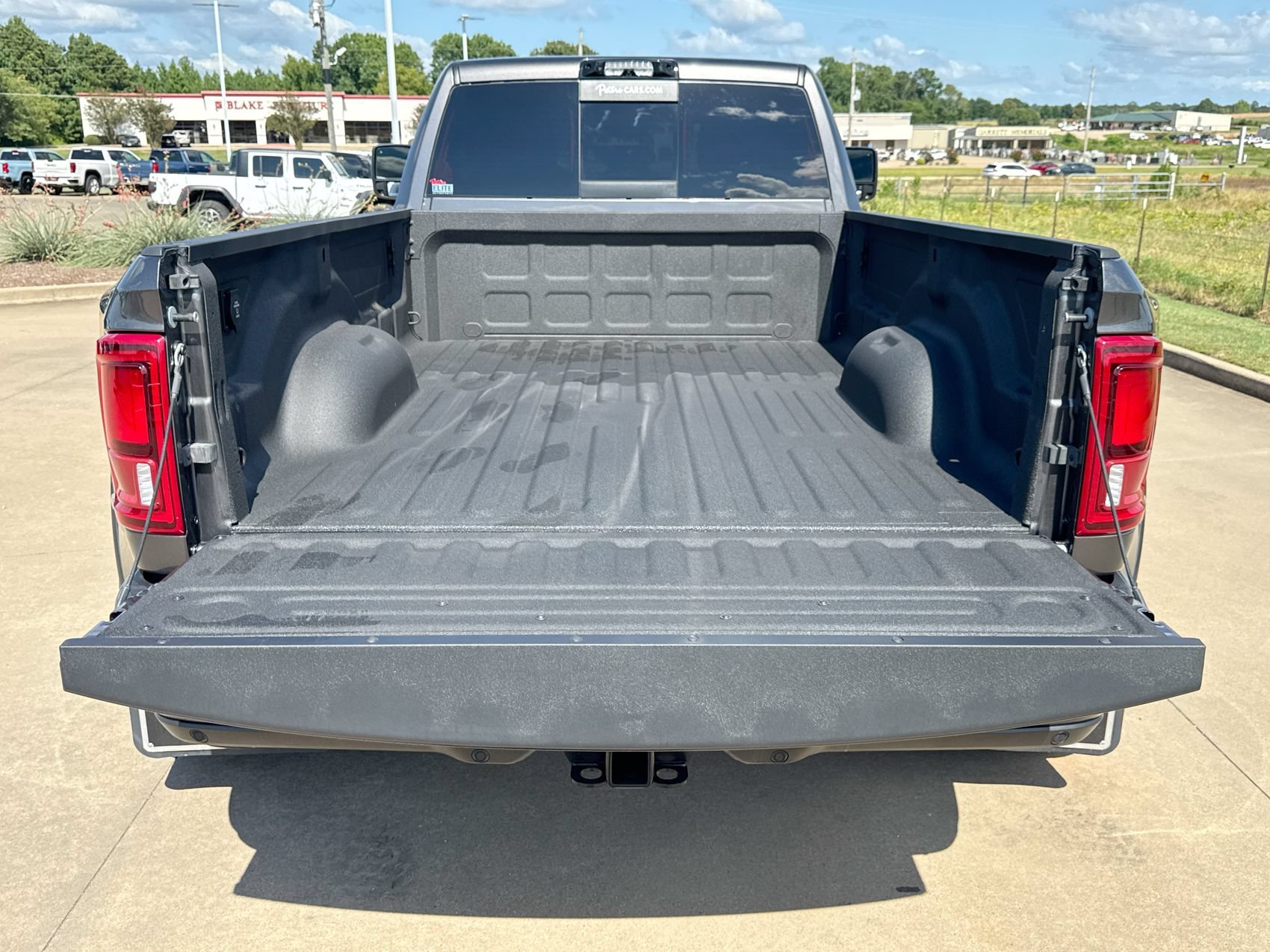 New 2025 Granite Crystal Metallic Clearcoat Ram Limited image 25
