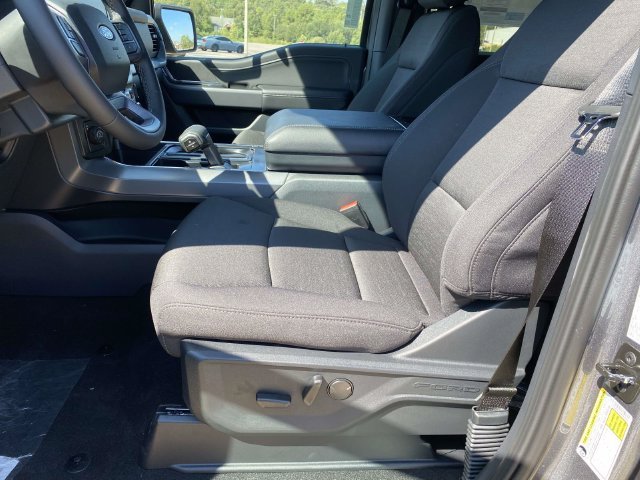 New 2026 Carbonized Gray Metallic Ford XLT image 12