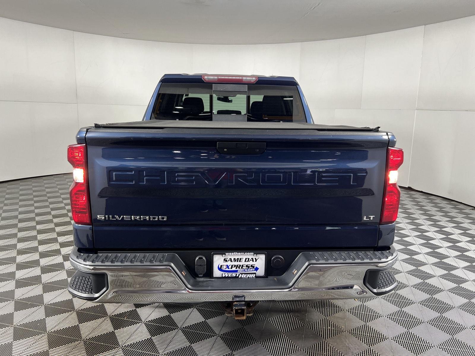 Used 2020 Northsky Blue Metallic Chevrolet LT image 3