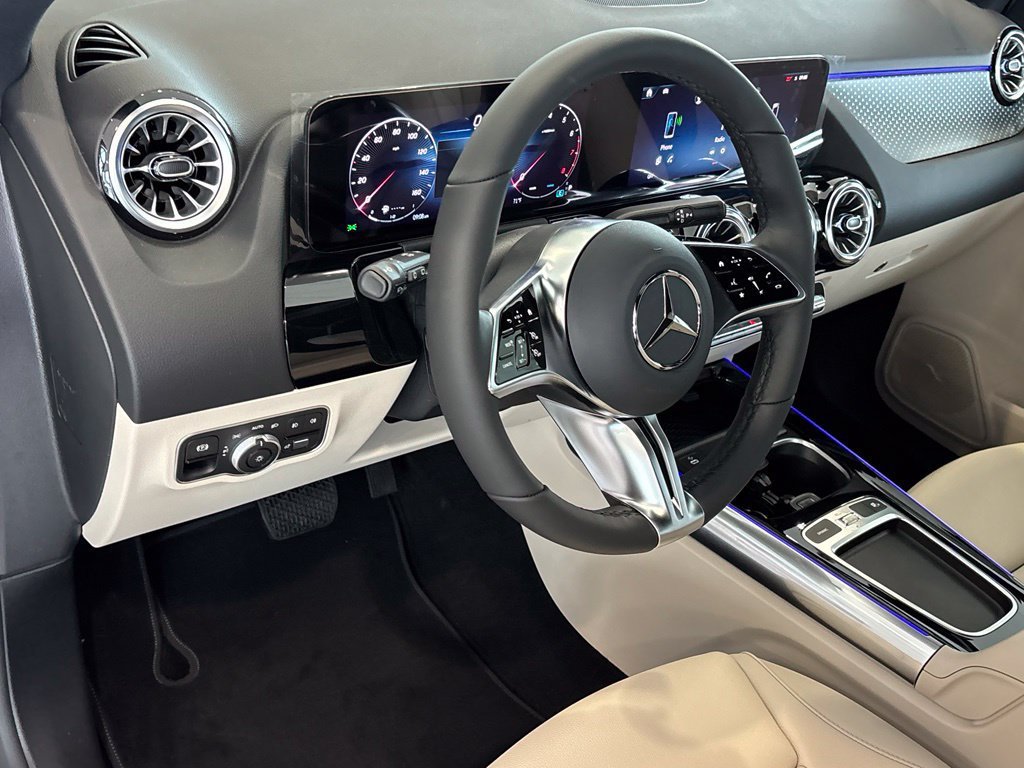 New 2026 Polar White Mercedes-Benz GLA 250 image 43