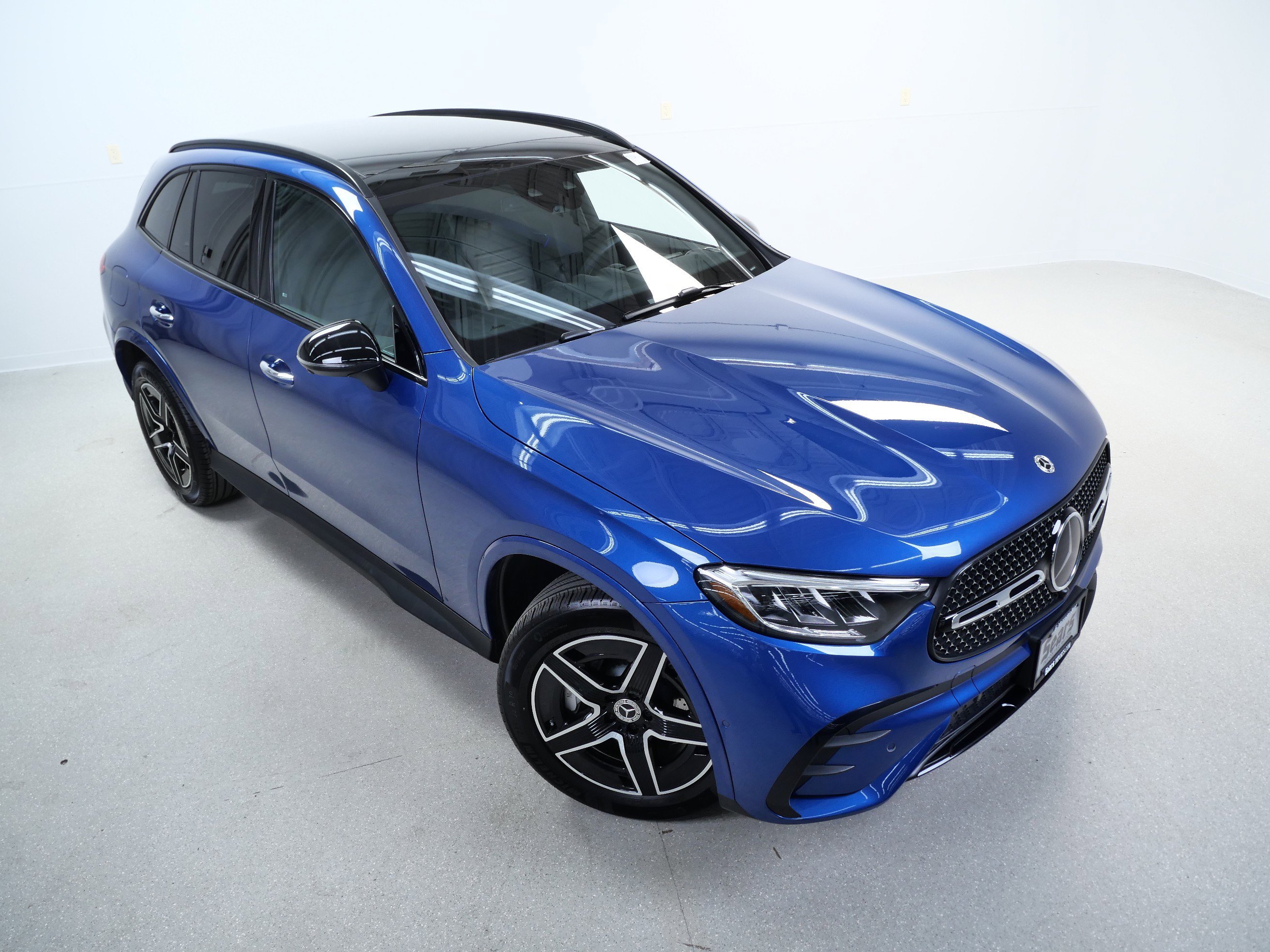 Used 2025 Starling Blue Metallic Mercedes-Benz GLC 300 image 4