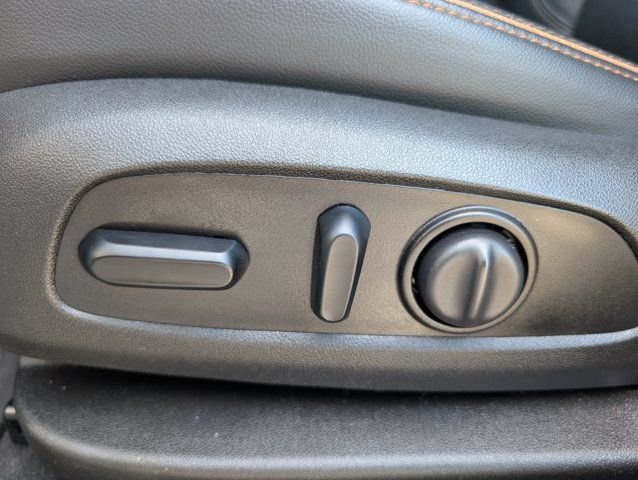 Used 2021 White GMC AT4 image 16