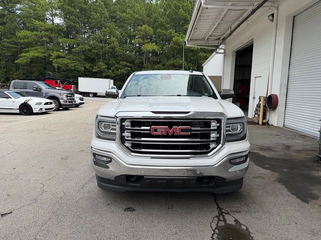 Used 2018 White GMC SLT image 2