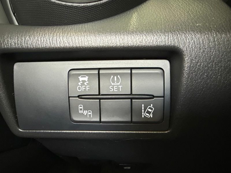 Used 2016 White Mazda Grand Touring image 23