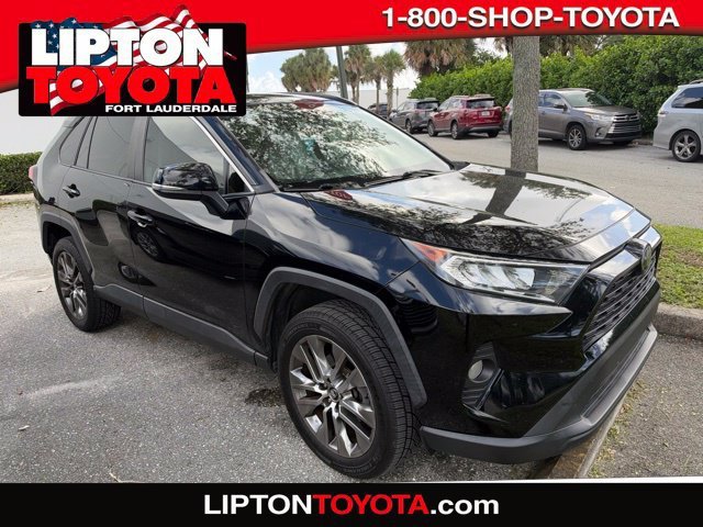 Used 2019 Midnight Black Metallic Toyota XLE Premium image 1