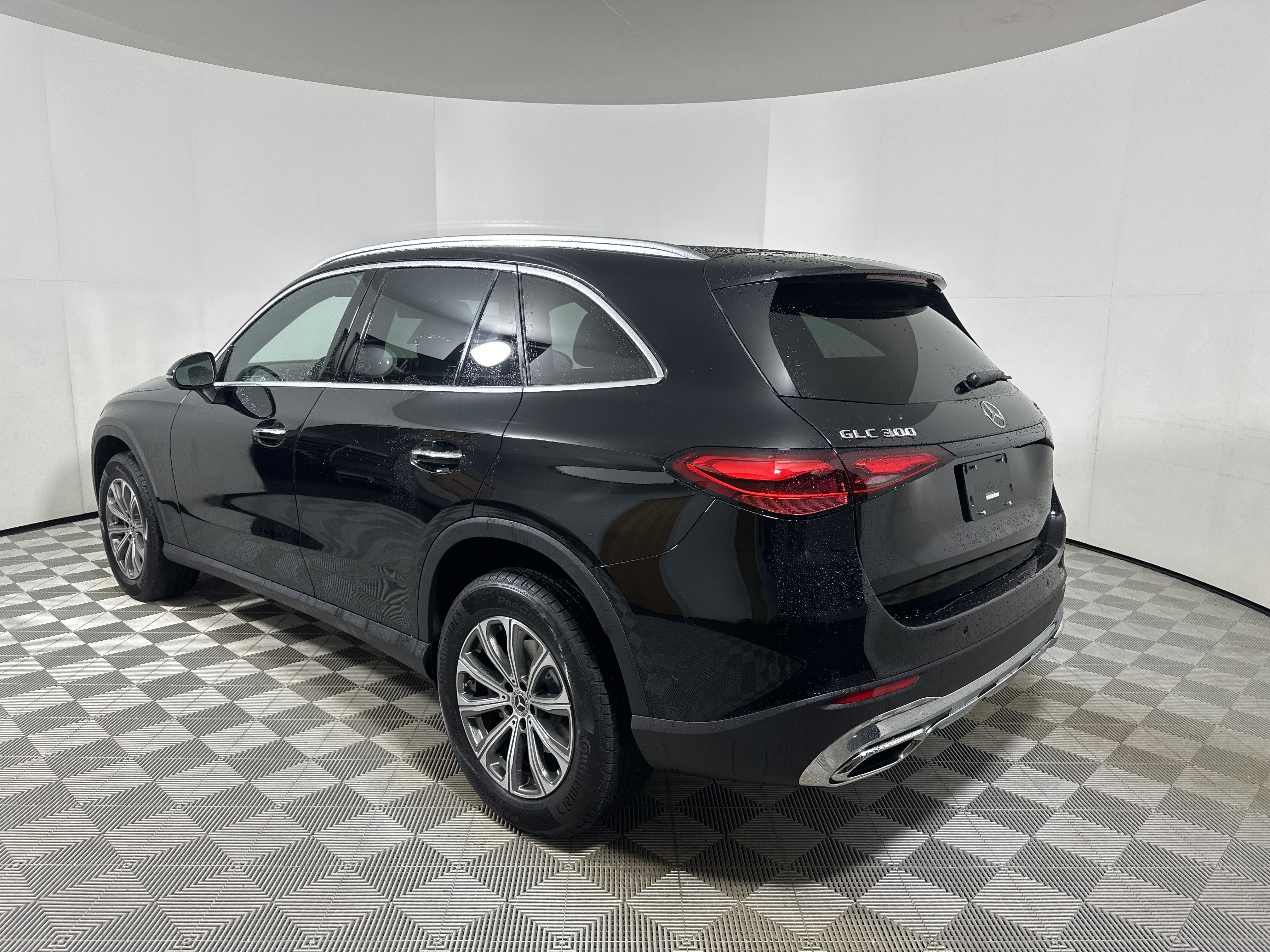 Certified Used 2026 Black Mercedes-Benz GLC 300 image 5