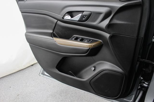 Used 2023 STERLING METALLIC GMC SLE image 16