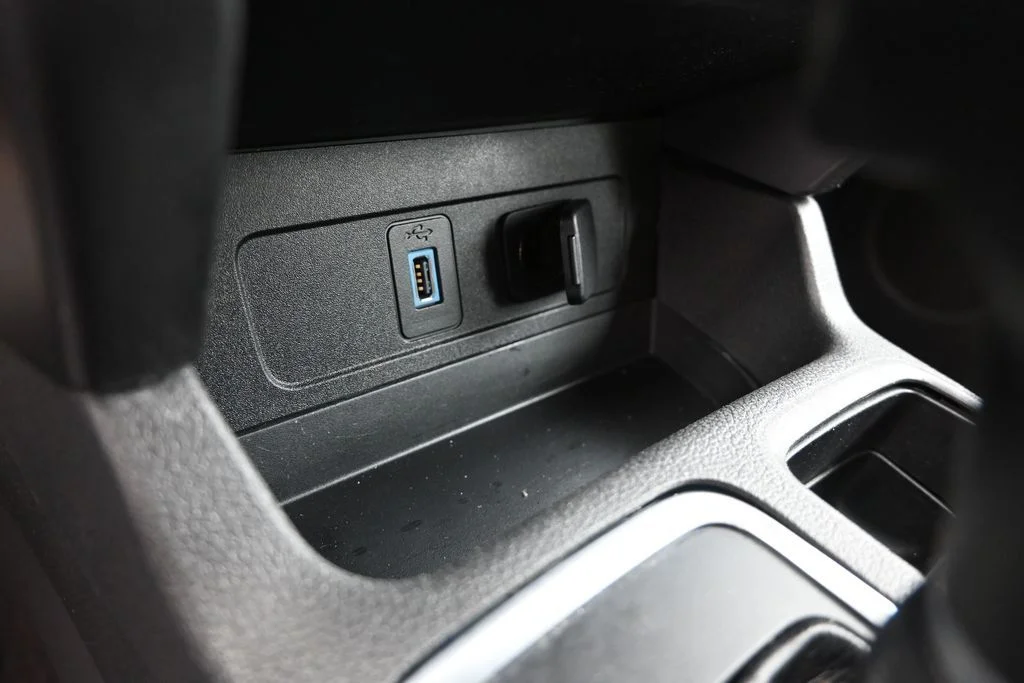 Used 2019 Gray Ford S image 24