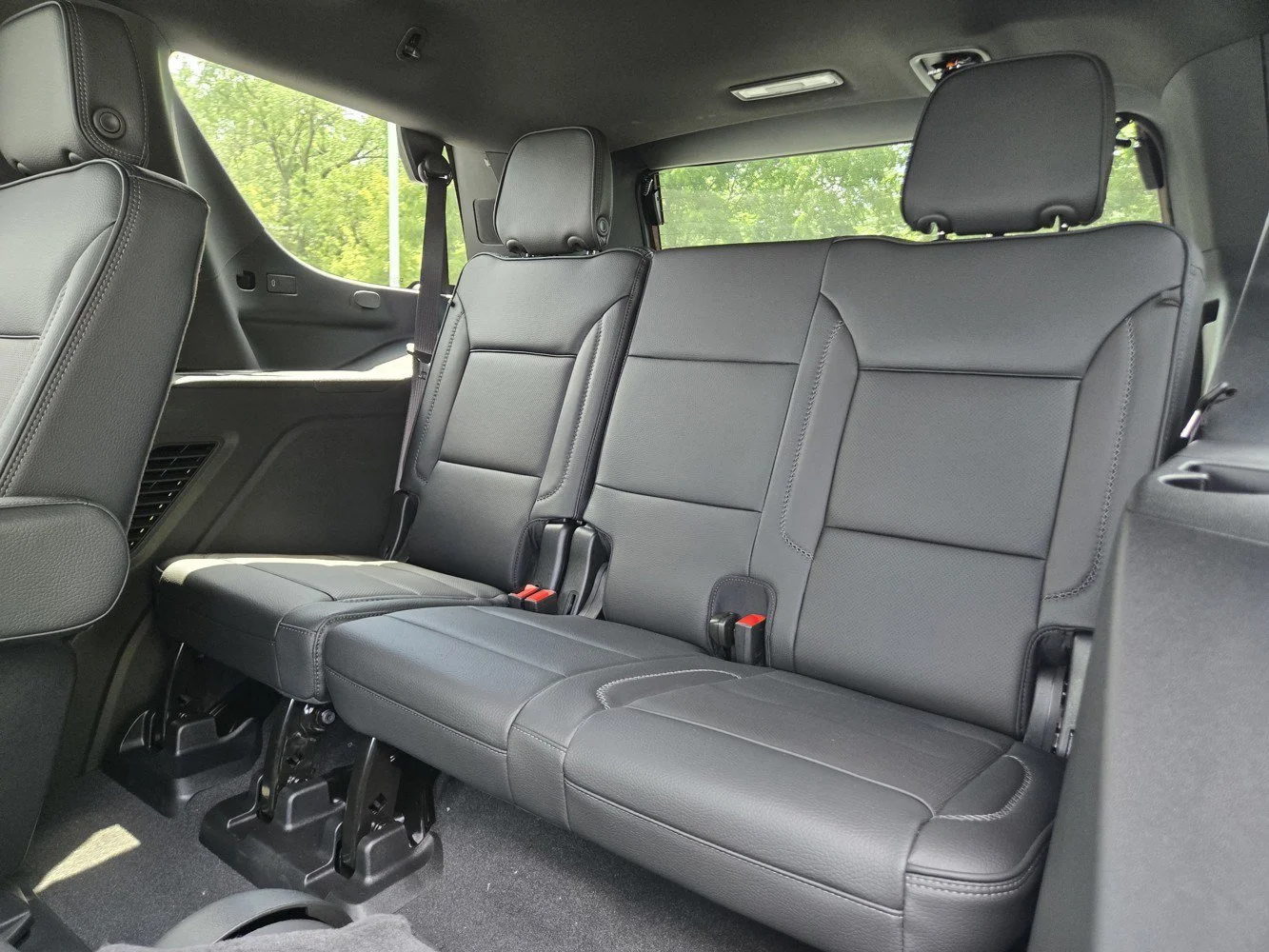 2026 GMC Yukon Denali - Photo 24